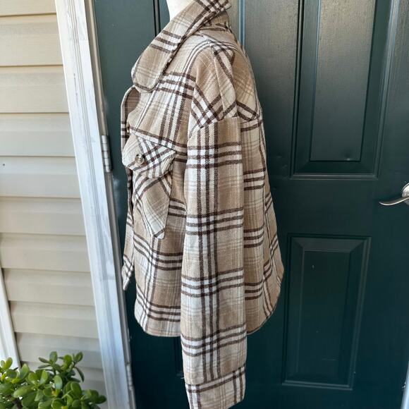 Altar’d State Plaid Flannel Shirt Jacket Shacket M Tan Cream Fall Workwear Cozy - Picture 3 of 9